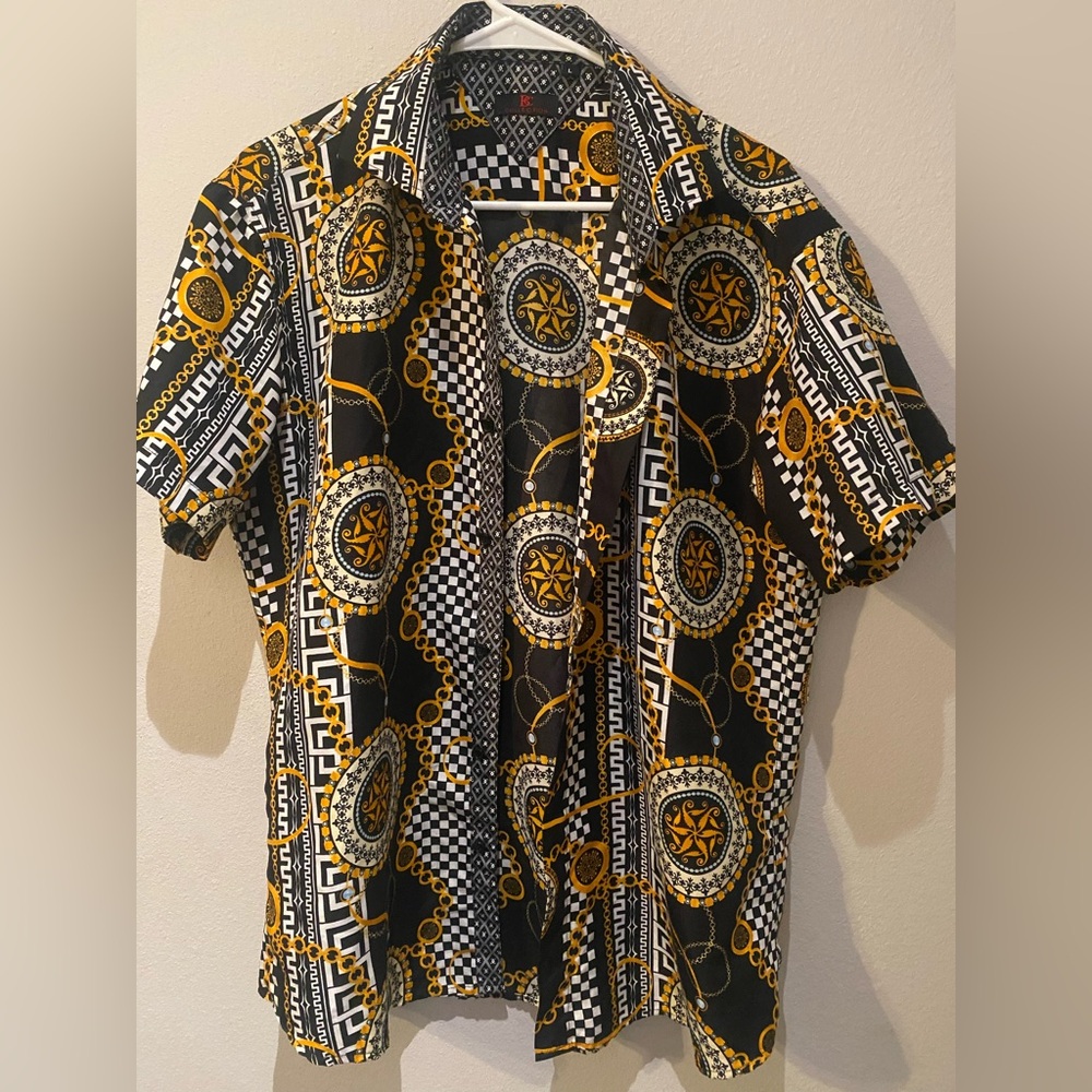 Black and Gold Casual Button Down Shirt with Baroque Design